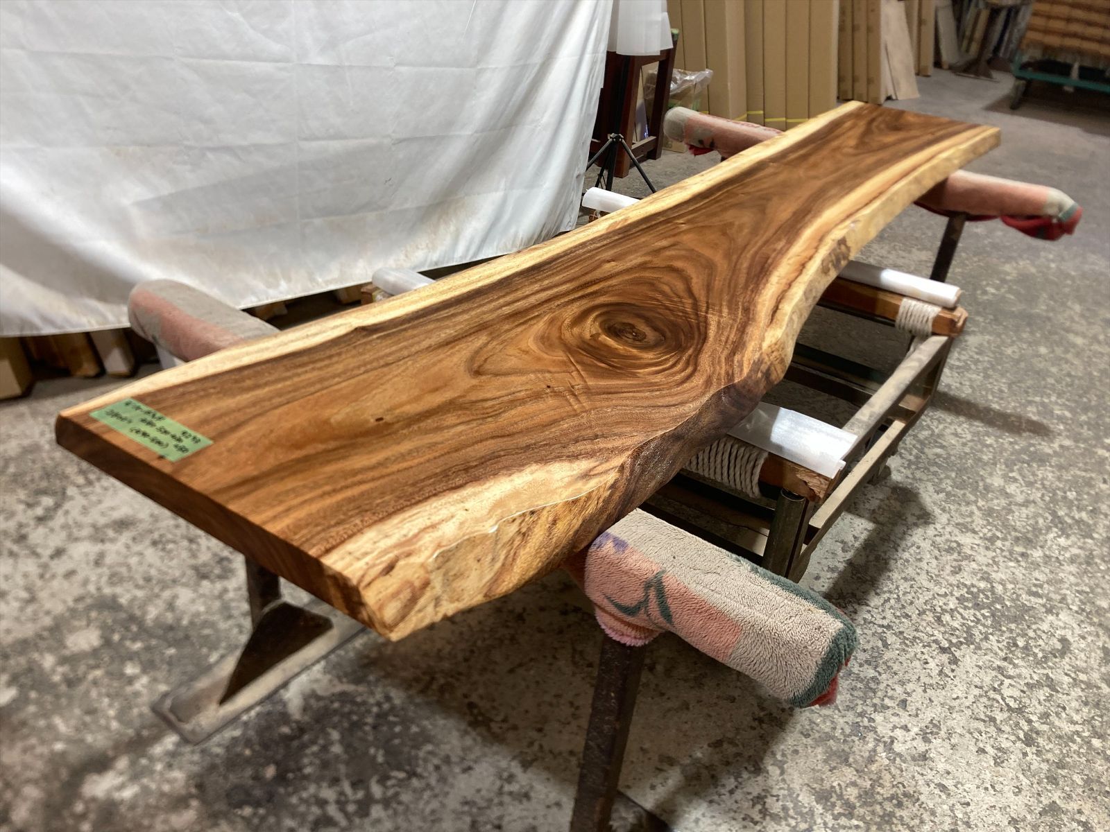 モンキーポッド9293 一枚板無垢 乾燥材 2800ｘ480-520-430ｘ50mm カウンター センターテーブル 内装 店舗 住宅 インテリア マンション MARWIL-DEMENAGEMENTS_CH