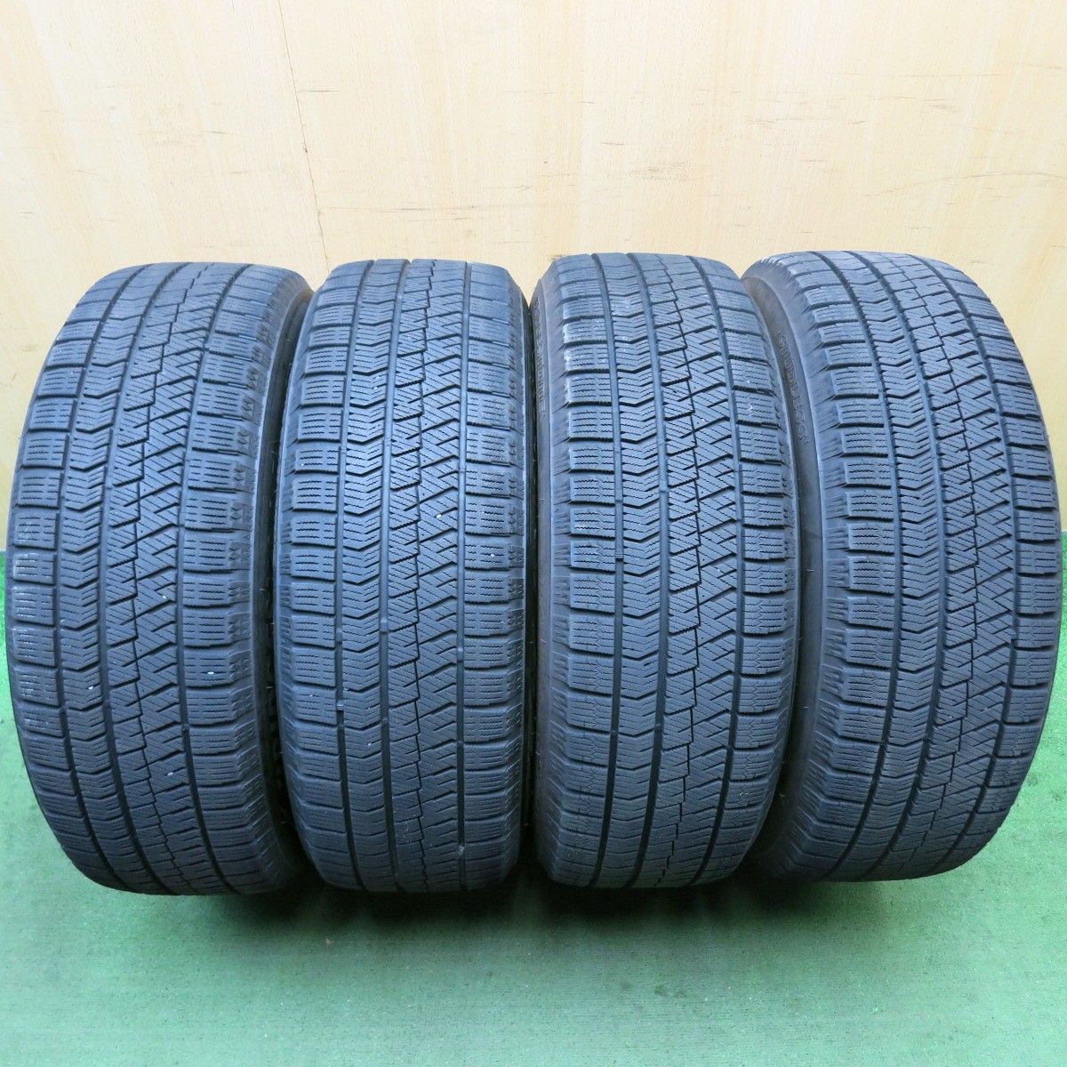 日本正規専門店！ バリ溝 9.5分 スタッドレス 215 60R17 ブリヂストン ブリザック VRX2 SMACK ENKEI スマック エンケイ 17インチ PCD114.3 5H 5100509HAス 人気ブランド集結！