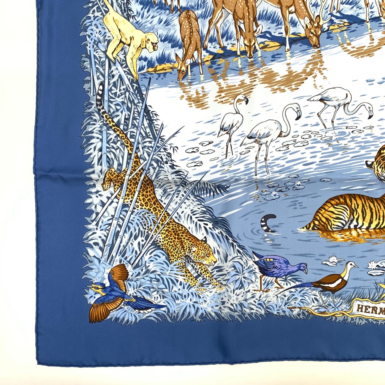 HERMES 水色 カレ90「LES BECANES」 スカーフ　美品‼ 極美品 HERMES エルメス カレ90 LA TREVE DE L EAU 水の休戦