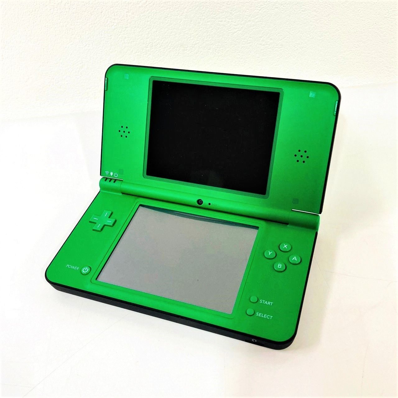 正規販売代理店 任天堂ニンテンドーDSiLL本体グリーン緑