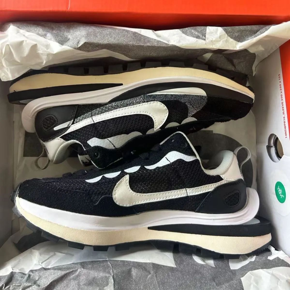 新品未使用Sacai × Nike Vapor Waffle black and whiteサカイ × ナイキ ヴェイパー ワッフルスニーカー男女兼用  - メルカリ