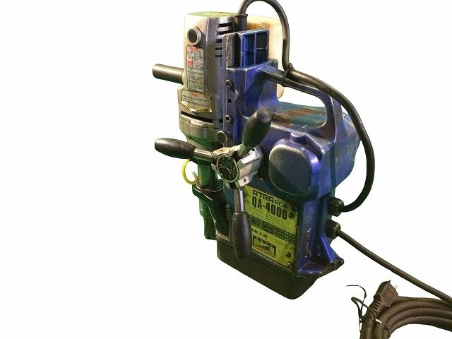 100V