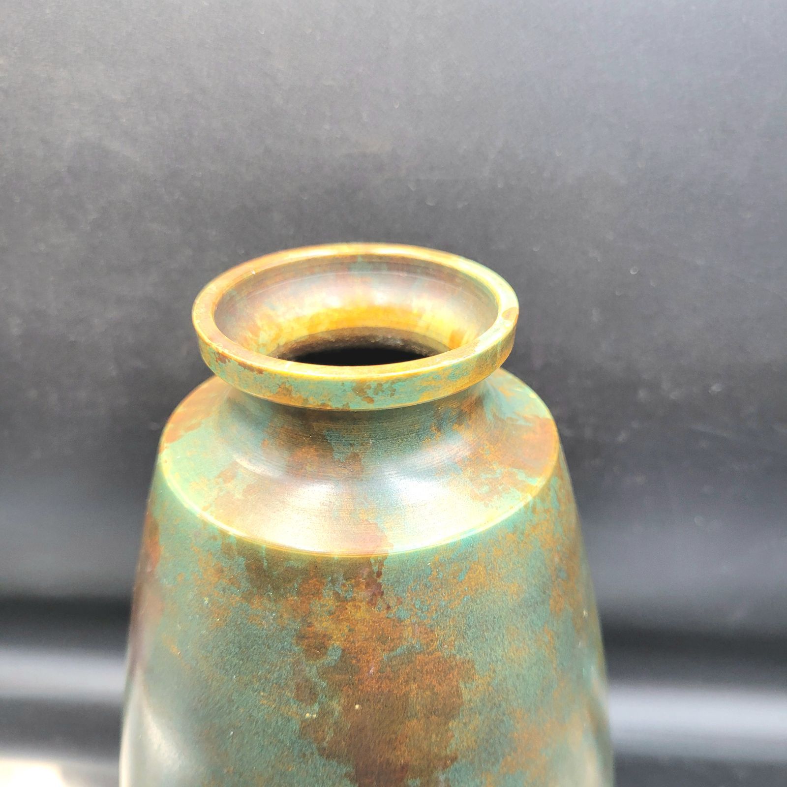 高岡銅器 花瓶 晴山作 赤系 花器 金属製 伝統工芸品 作家物 - メルカリ