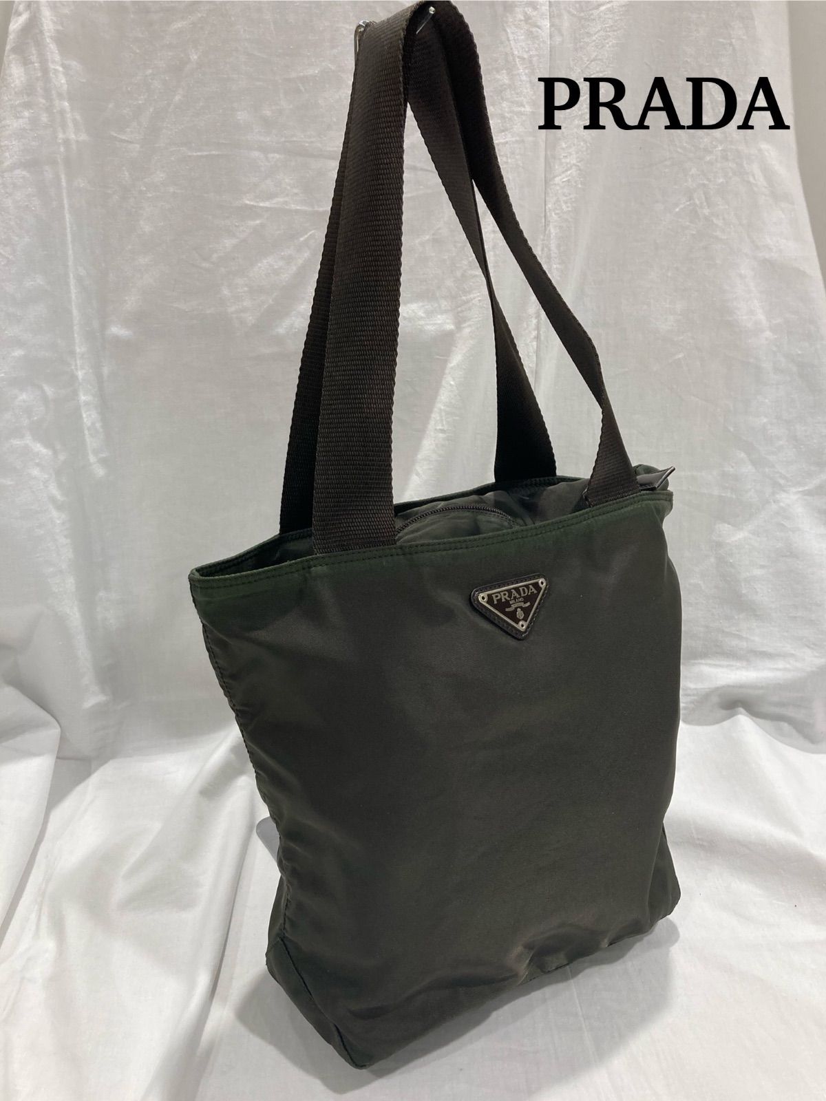 プラダ　カーキ　トートバッグ　ナイロン　肩掛け PRADA プラダ トートバッグ ナイロン カーキ 三角ロゴ A4収納