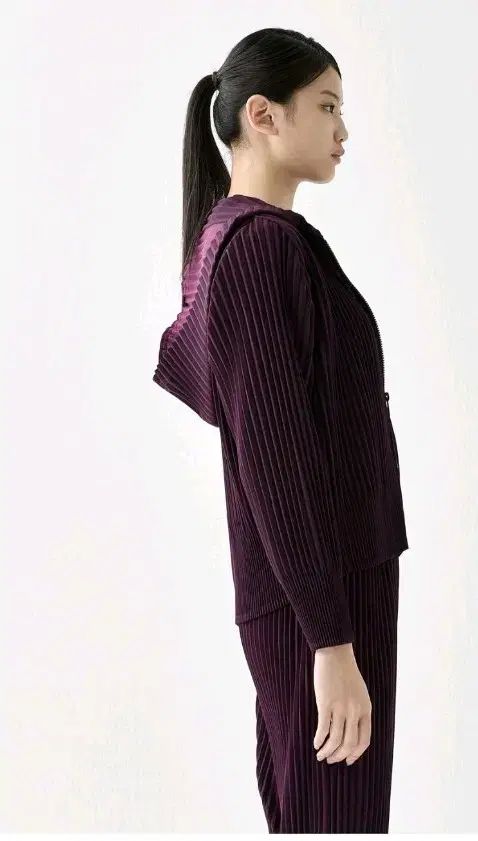 プリーツミー タグ付き WHO フードジャケットとズボン セットアップ