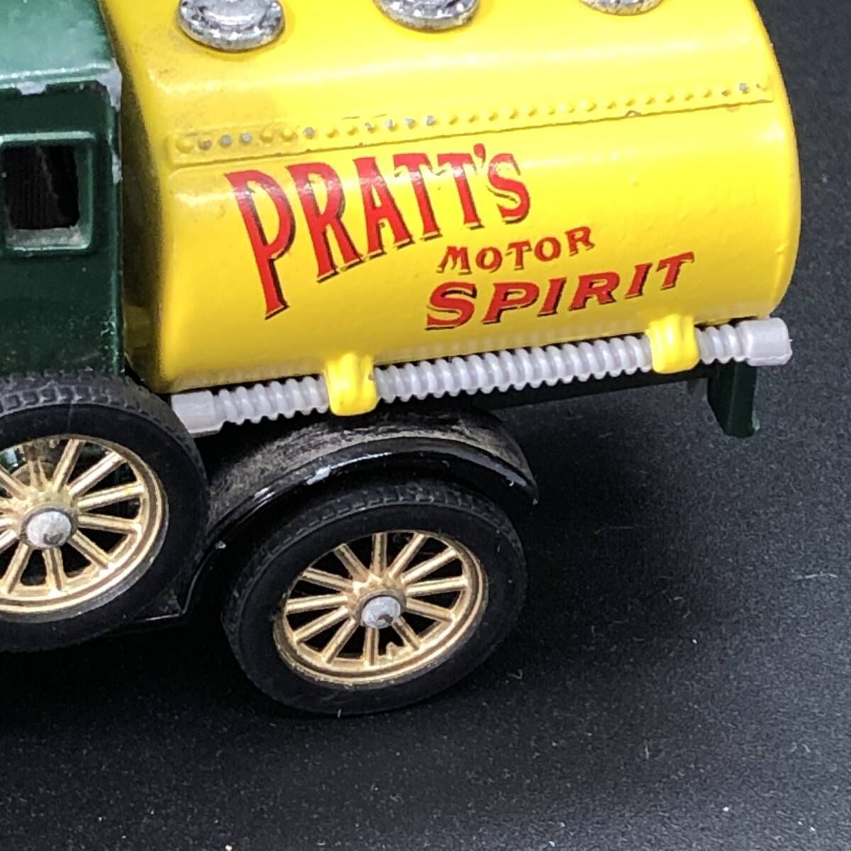 CORGI 『 CLASSICS 1915 FORD MODEL T 』　コーギー　フォード　モデルT ミニカー コレクション　モデルカー　PRATT'S SPIIRIT (MIN012)