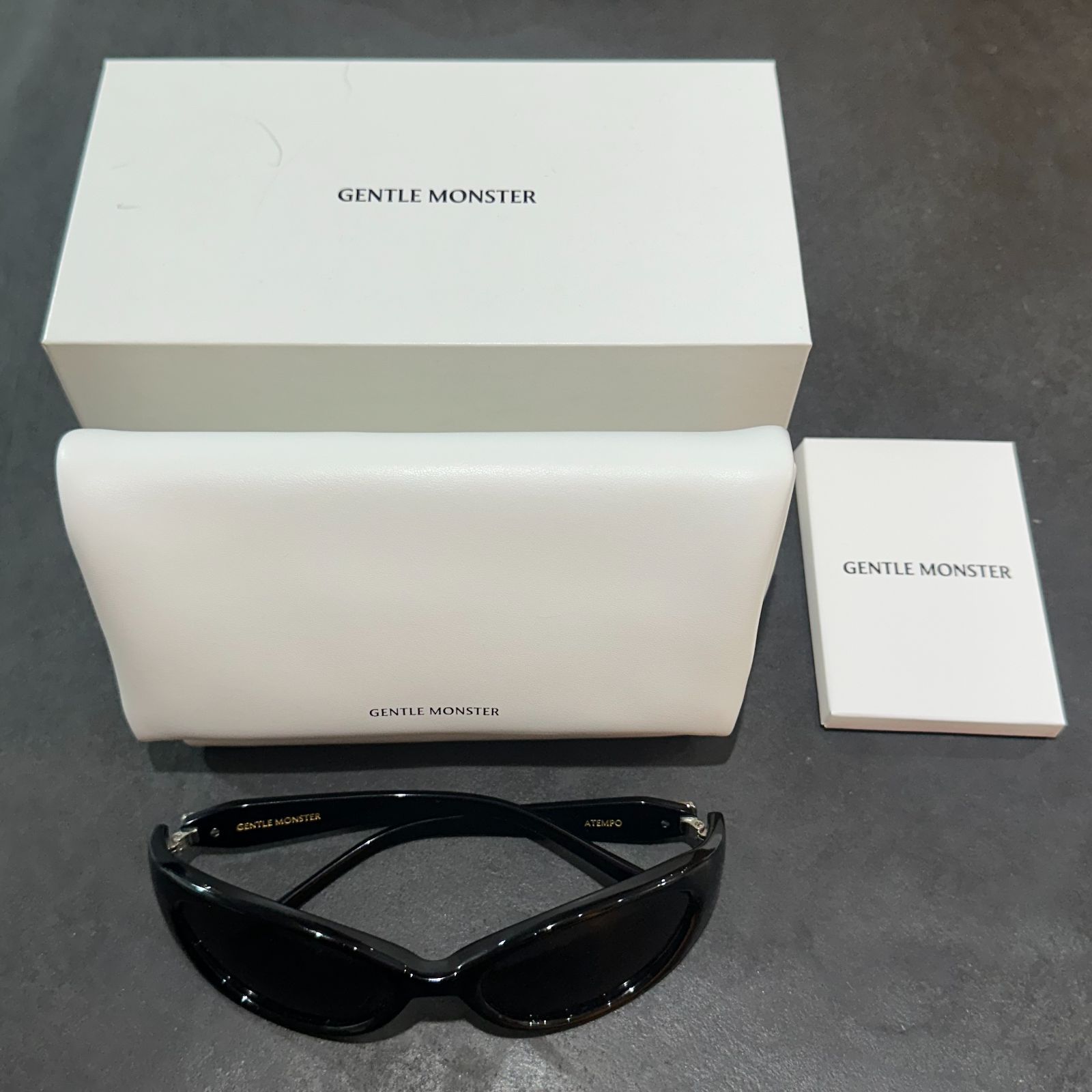 参考上代41000円 GENTLE MONSTER ATEMPO 01 サングラス メガネ ジェントルモンスター ブラック 89648A6