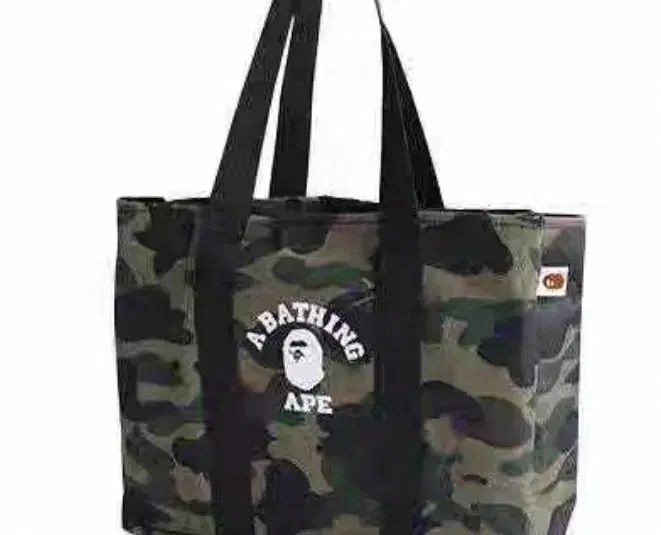 アベイシングエイプ A BATHING APE × KAWSトートバッグ 05' Bape X Kaws Red Dissected Camo Tote Bag Condition: 10/10