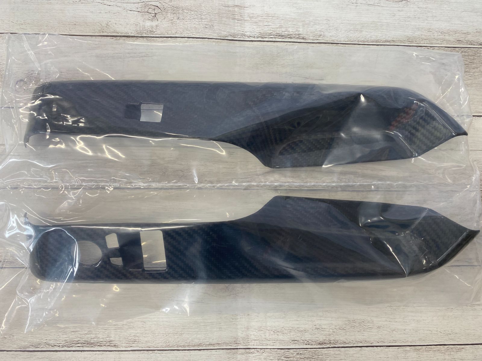 Y0602 トヨタ スープラ ドライカーボン製 スイッチパネルカバー ST538