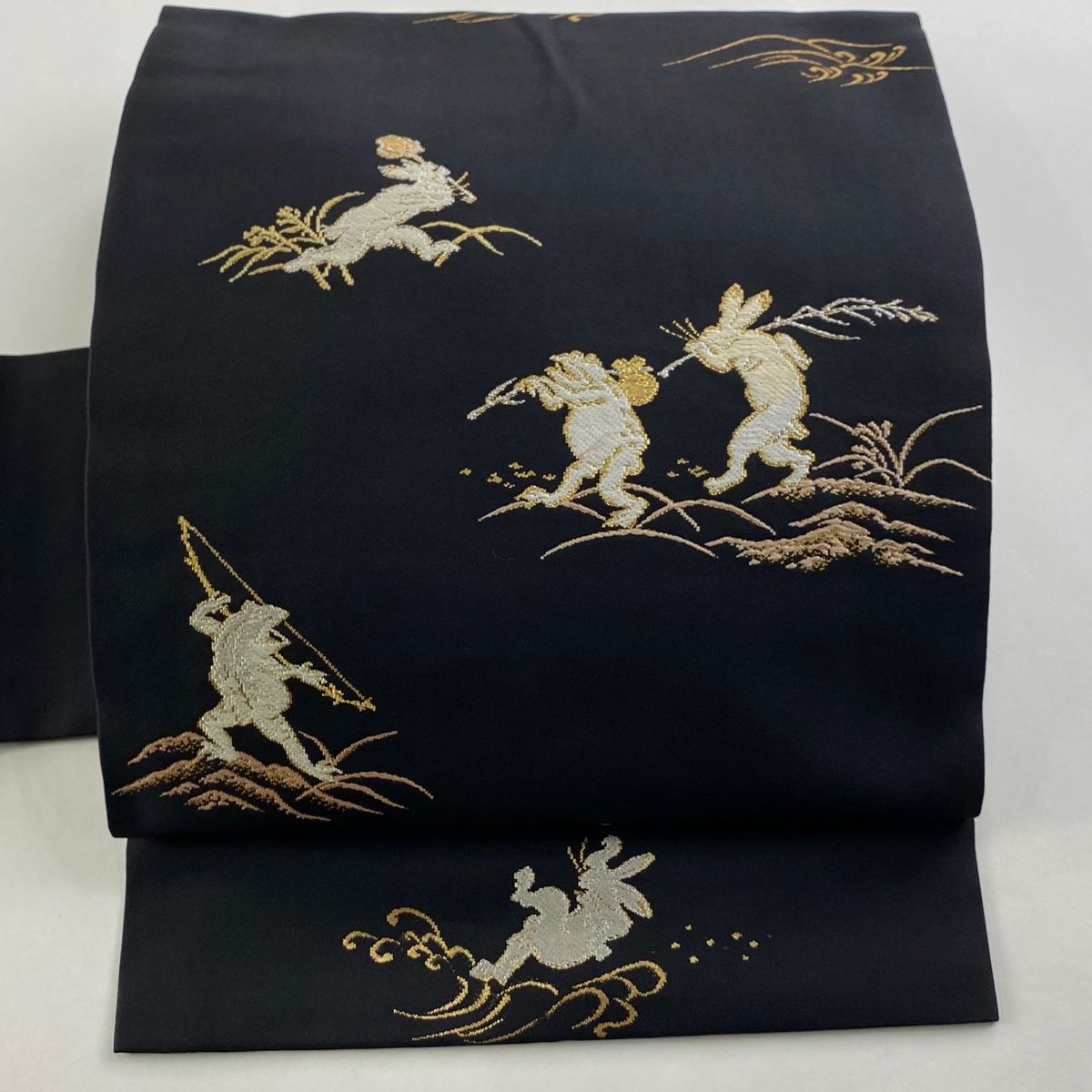 名古屋帯 鳥獣戯画 うさぎ 金銀糸 箔 黒 正絹