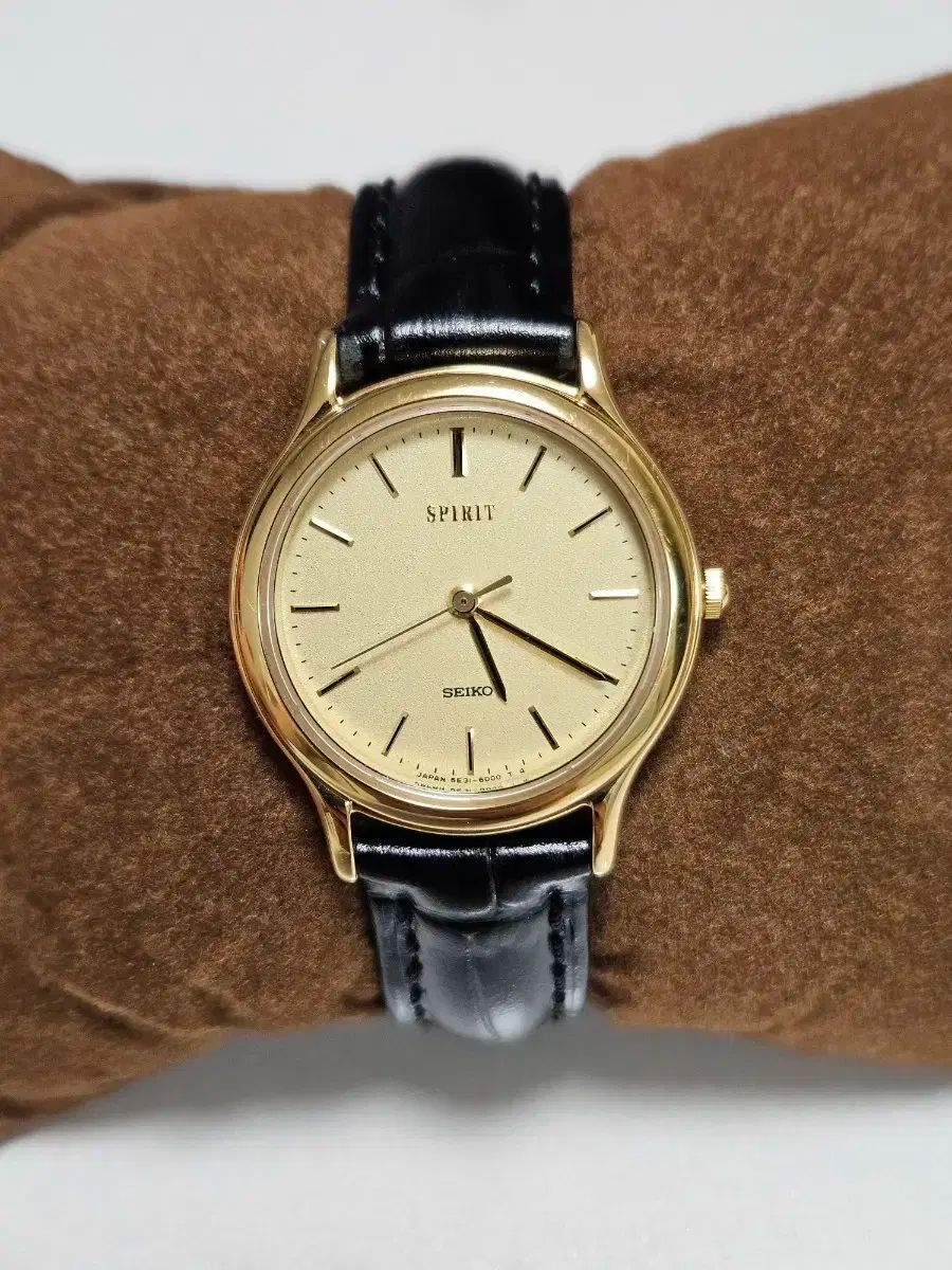 販売終了 ヴィンテージ SEIKO スピリット クオーツ 人気ブランドも多数！
