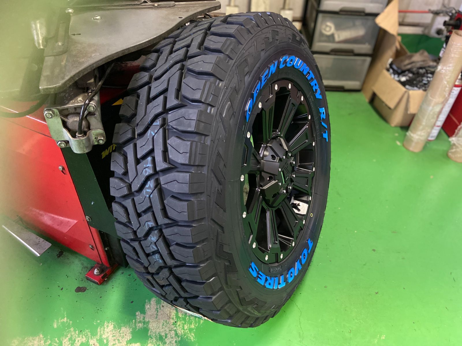 デリカD5 RAV4 エクストレイル T31/T32 CHR CX5 タイヤホイールセット 16インチ トーヨー オープンカントリーRT  225/70R16 235/70R16 215/65R16 ホワイトレター LEXXEL DeathRock - メルカリ