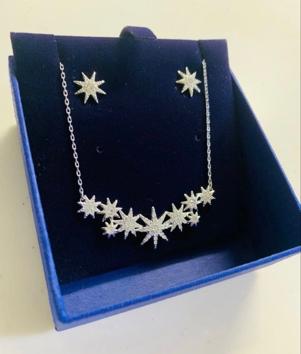 スワロフスキー Swarovski FIZZY ピアス-ネックレス セット