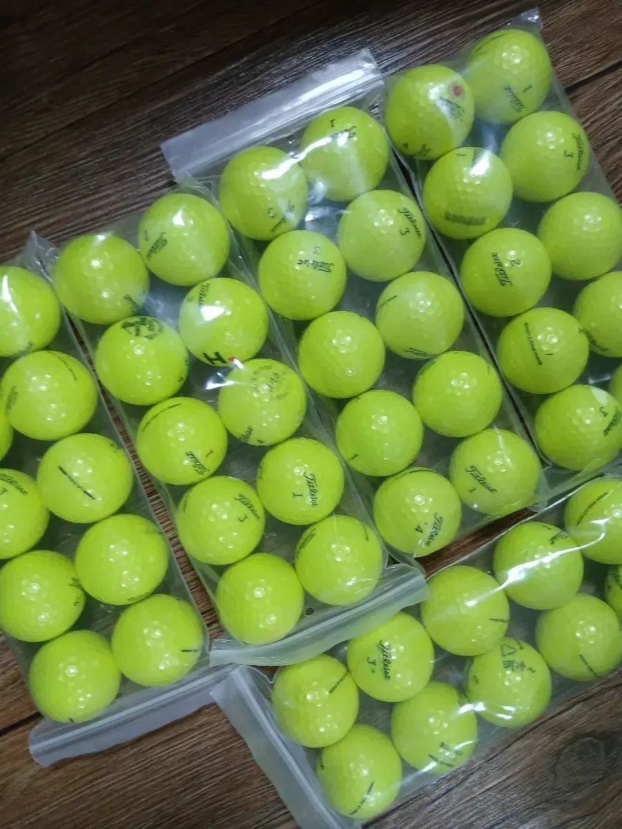 タイトリスト 高弾力 蛍光COLOR v1 3ps 60R 132000ONE