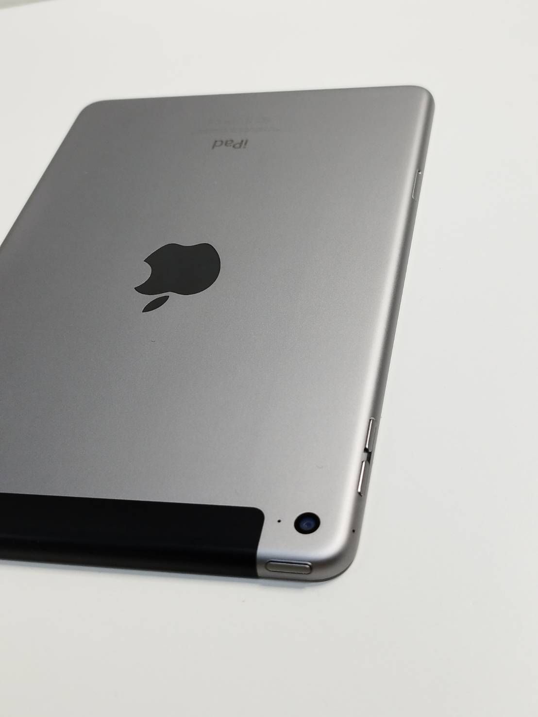 SIMフリー】iPad mini 4/128GB/A1550〈NK762J/A〉 【公式通販】