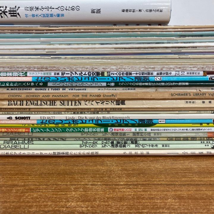 △01)【同梱不可】洋楽譜含む音楽教材まとめ売り約35冊大量