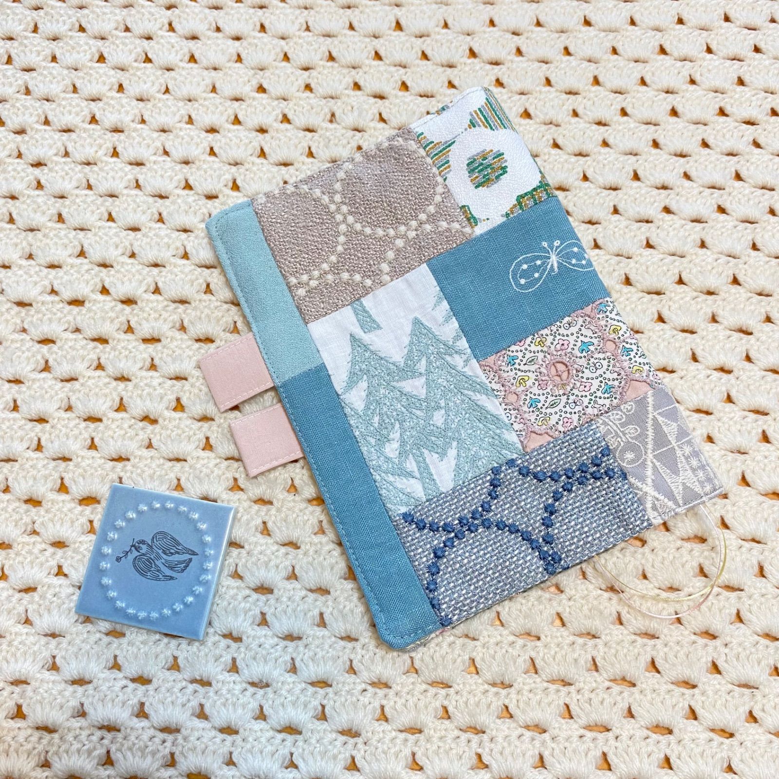 minä perhonen: pomppia (Light Blue) A6 Original Size - Techo Lineup -  Hobonichi Techo 2025