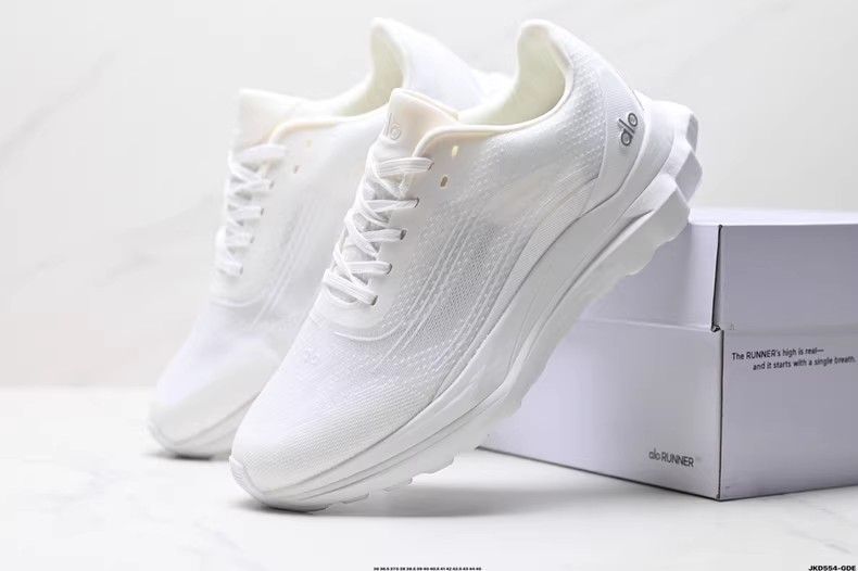 新品未使用】ALO Yoga Alo Runner アローヨガ アローランナー