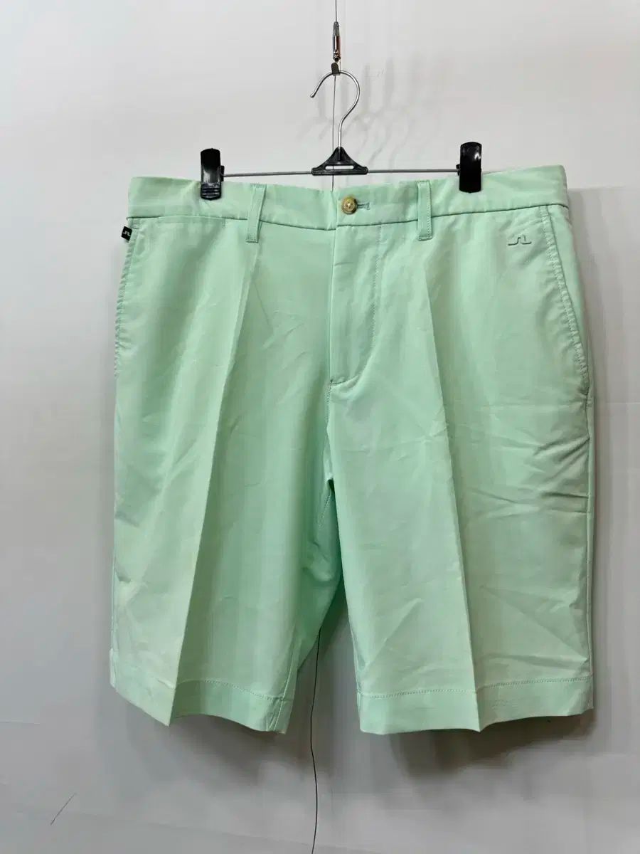 J.LINDEBERG ゴルフウェア Vent タイト ショートパンツ 071-71641-062