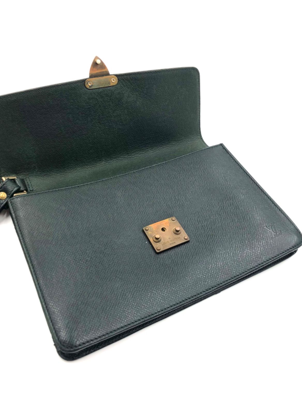 LOUIS VUITTON ルイヴィトン タイガ エピセア ポシェットクラド