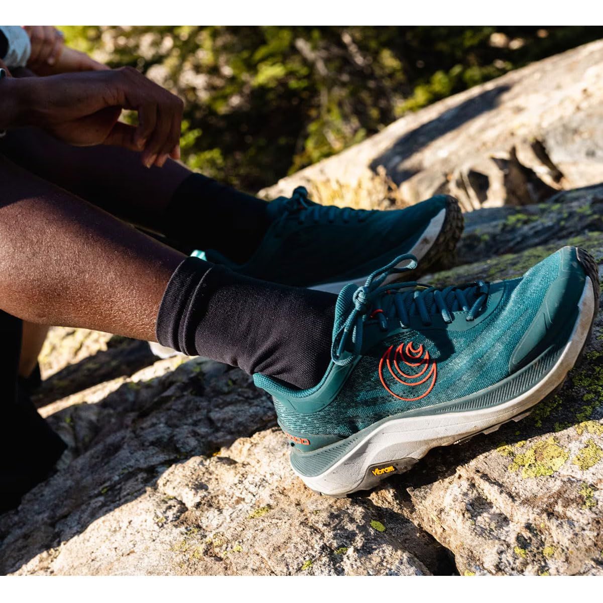 トポアスレティック ランニングシューズ