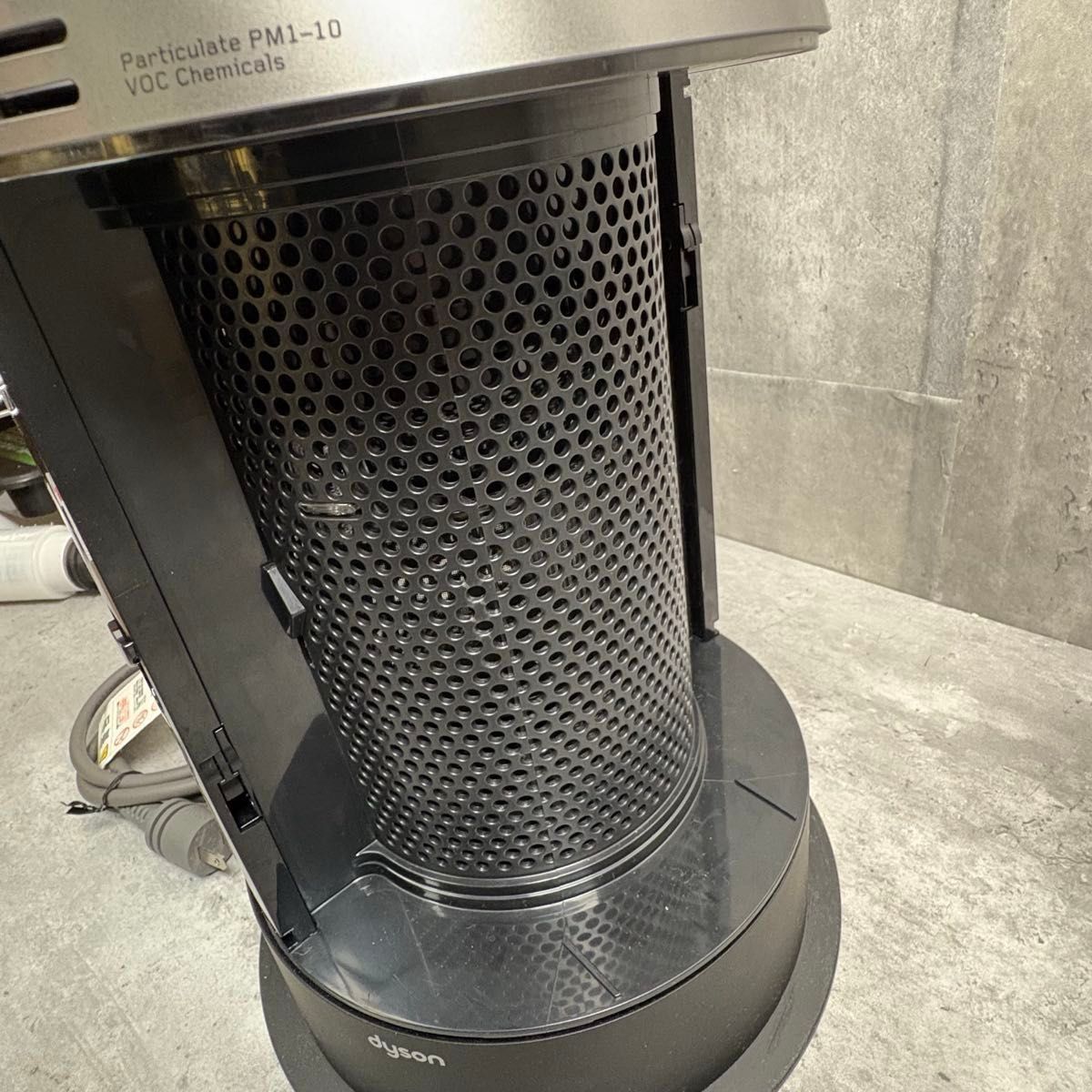 【極美品】Dyson HP07 扇風機 空気清浄機能付き 2022年製 ブラック 極美品 Dyson HP07 扇風機 空気清浄機能付き 2022年製 ブラック