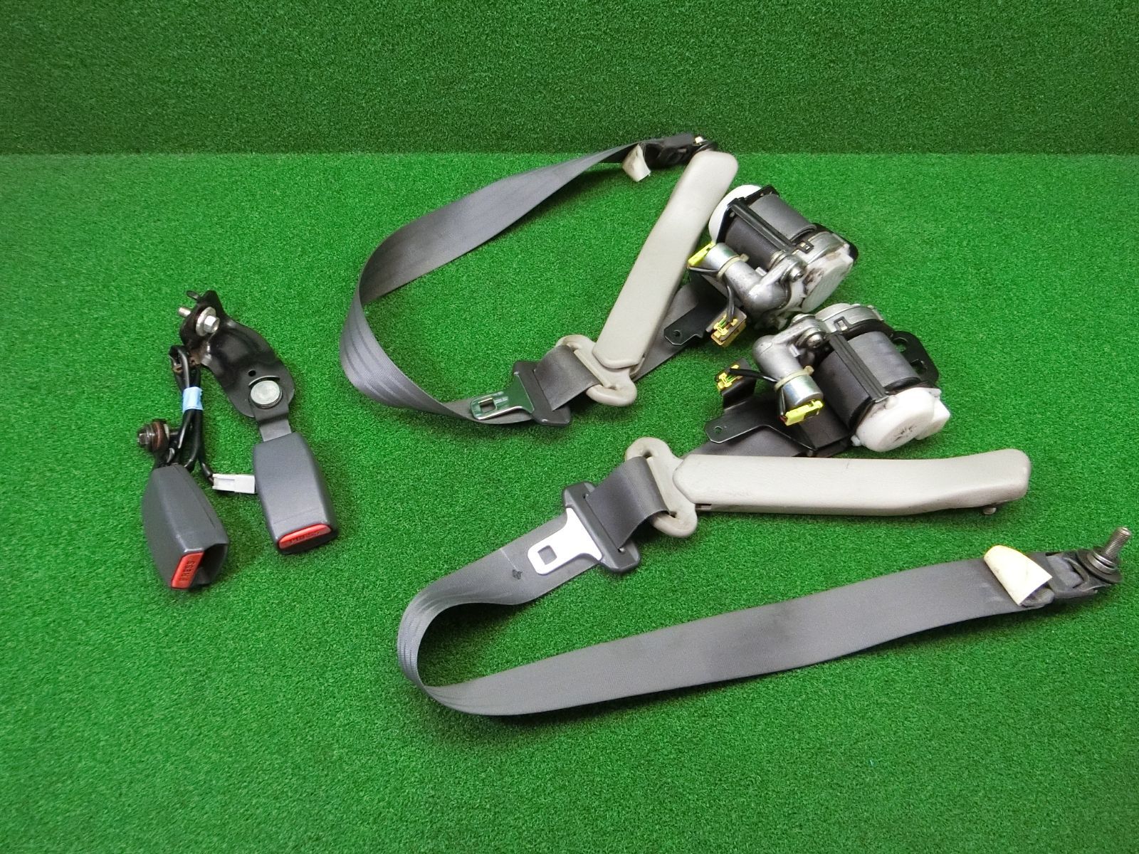 11690 ホンダ アクティバン HH5 HH6 フロント シートベルト 左右セット キャッチ NSB087GL41 NSB087GR41