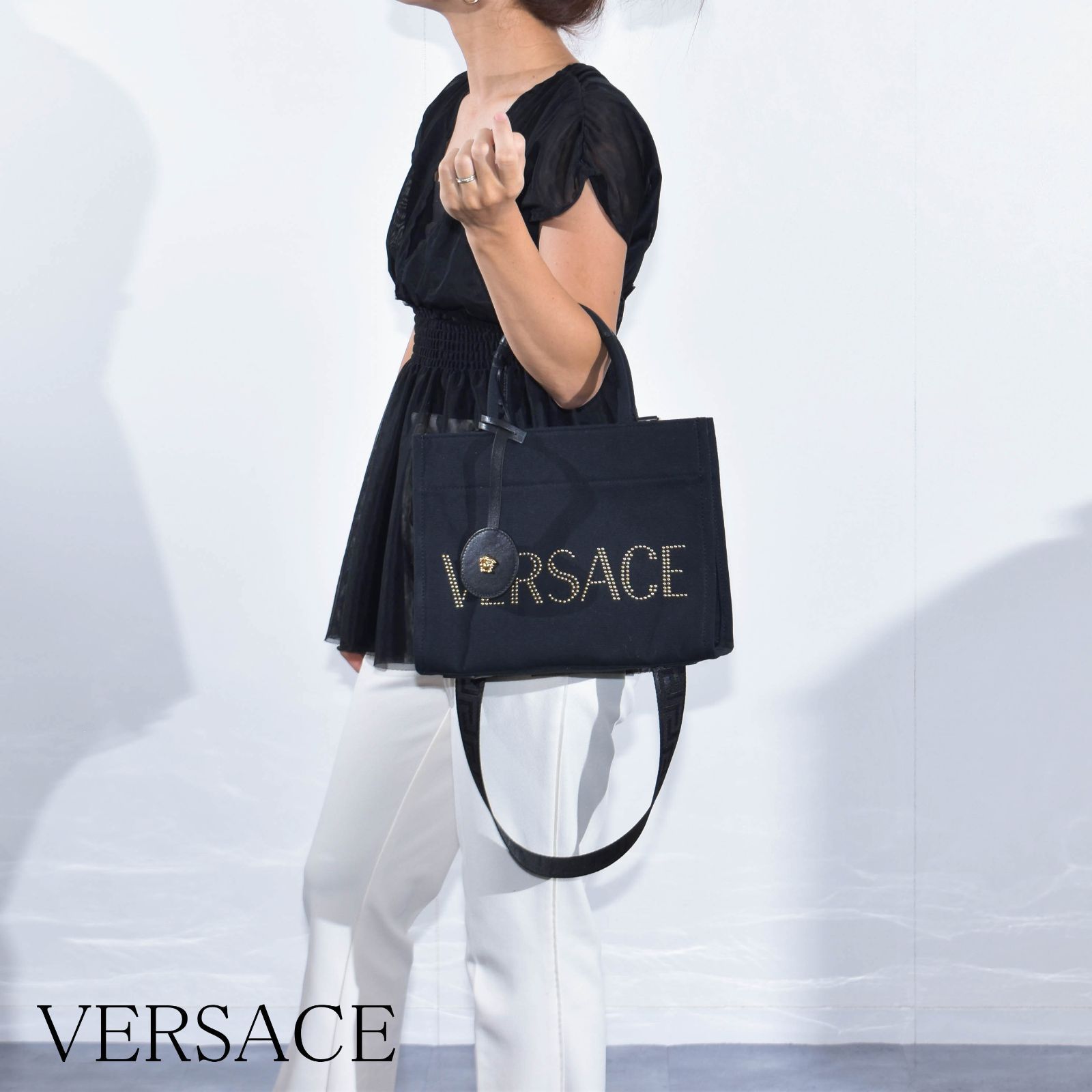 サイズ38 ヴェルサーチ（Versace）ベルト黒スカート VERSACE ヴェルサーチェ ベルサーチ ジップアラウンド