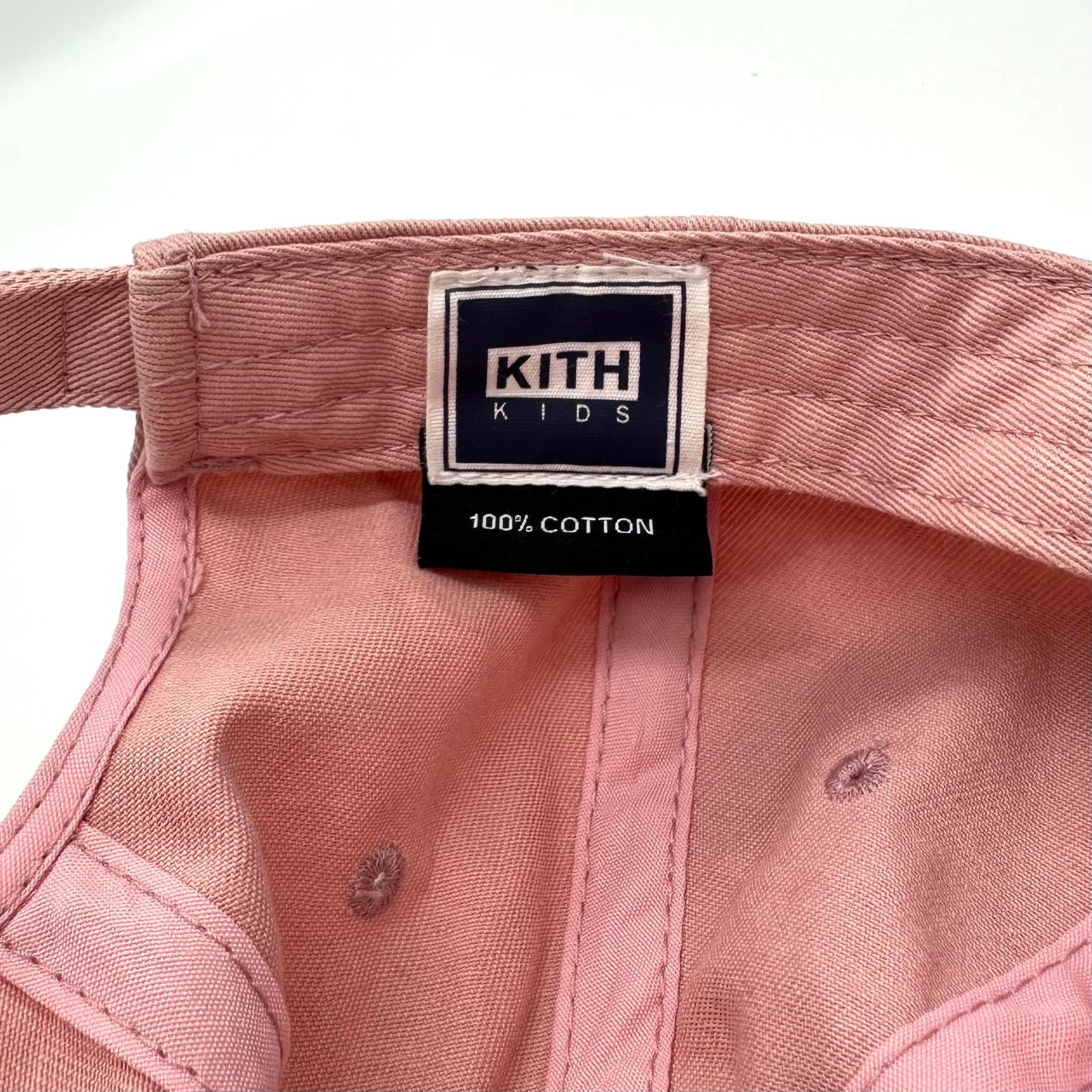 稀少 新品未使用 KITH キス 子供用 KIDS マルチカラーロゴ キャップ 稀少 新品未使用 KITH キス 子供用 KIDS マルチカラーロゴ キャップ
