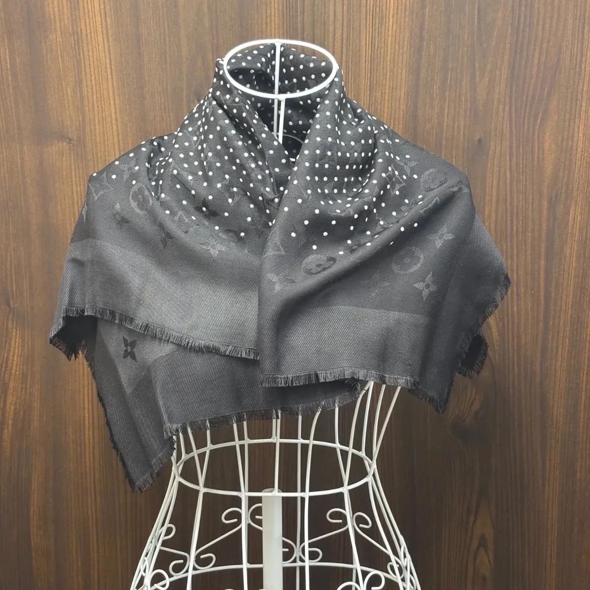 ルイヴィトン LOUIS VUITTON モノグラム ドット ストール ブラック