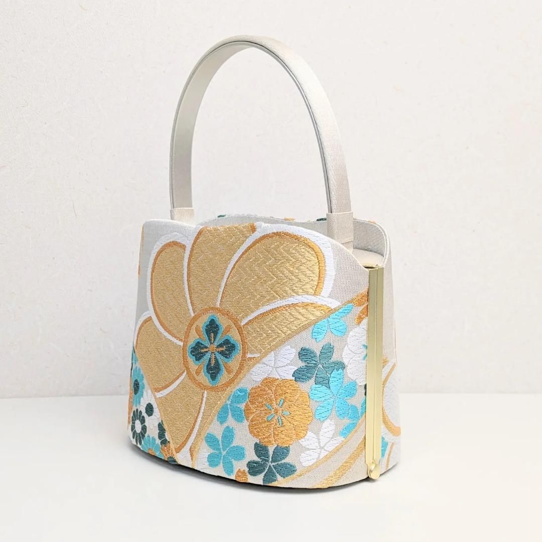 草履バッグセット 岩佐ブランド 古典 帯地 振袖用 金 フリーサイズ u84 草履バッグセット 岩佐ブランド 古典 帯地 振袖用 銀