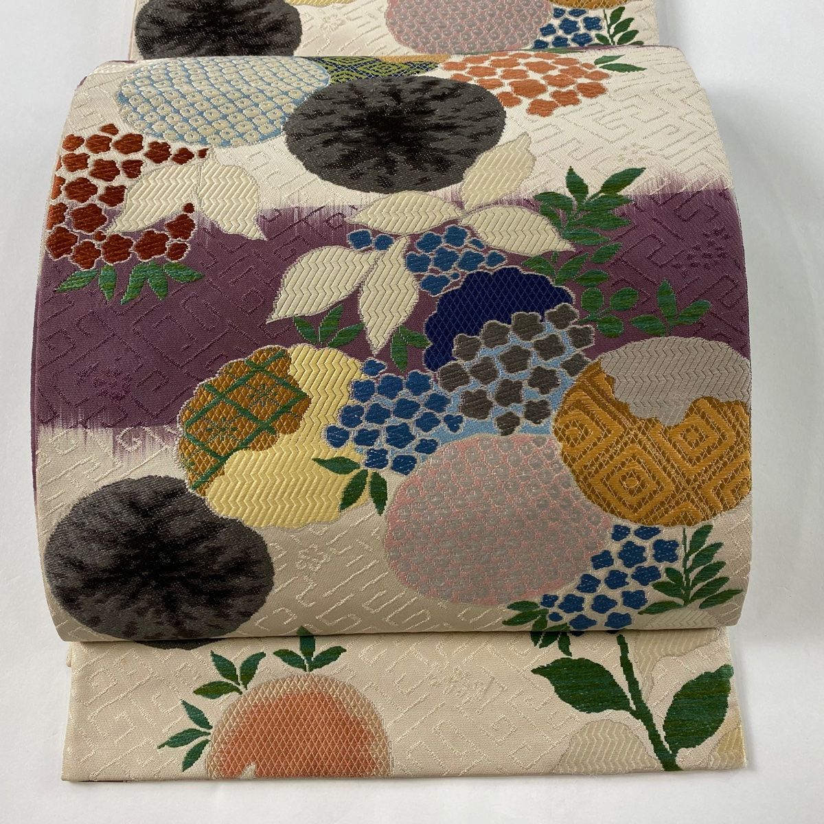 袋帯 美品 富裕 逸品 洛風林 落款あり 花 箔 薄茶色 六通 袋帯 美品 富裕 逸品 洛風林 落款あり 花 箔 薄茶色 六通