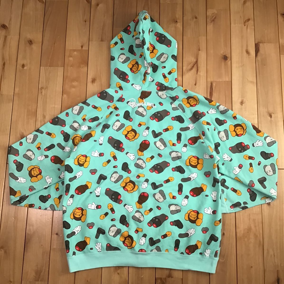 最大82％オフ！ A BATHING APE × KAWS コラボ パーカー