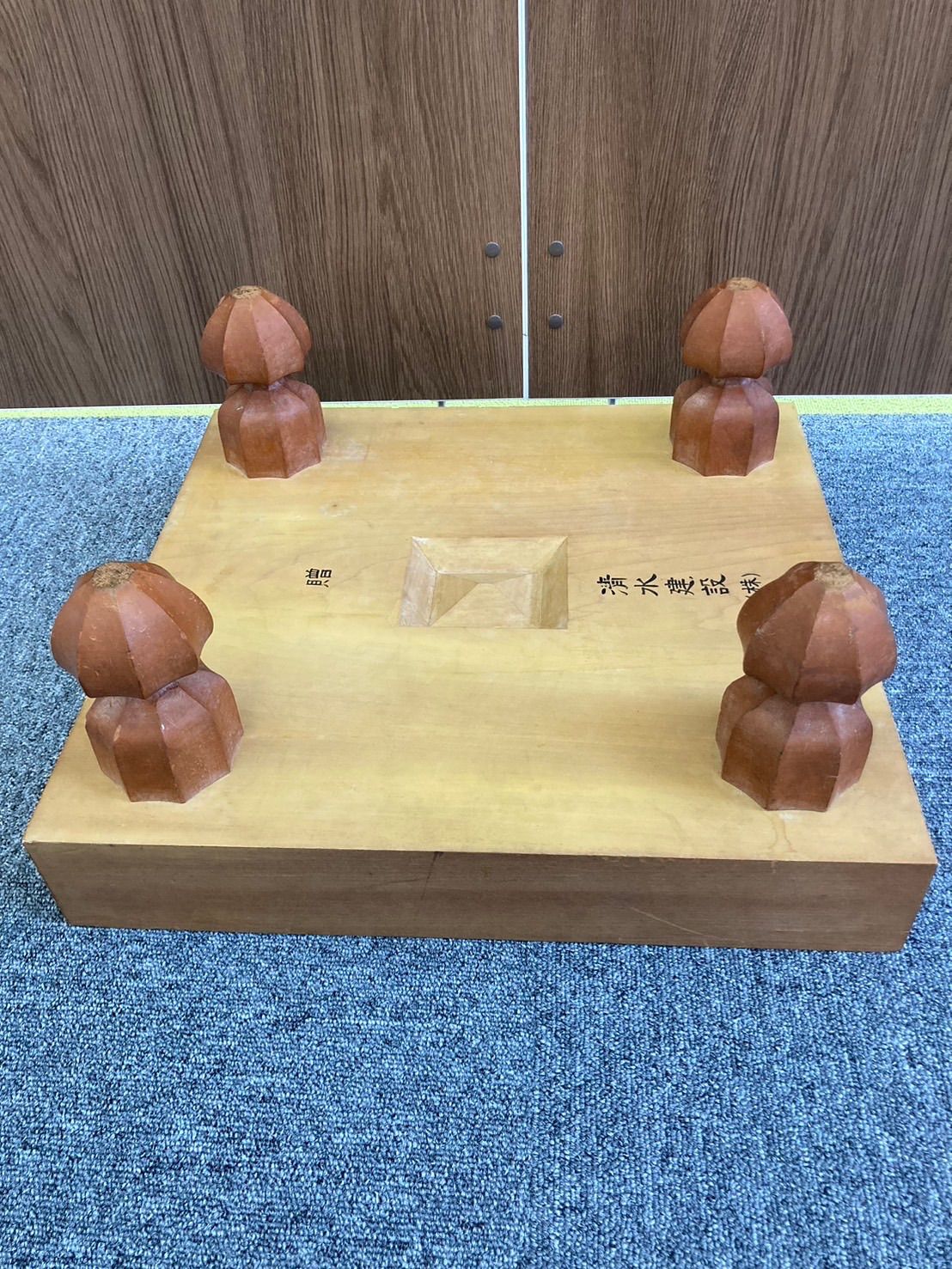 【品】 高級 木製 脚付き 囲碁盤 & 碁石セット ボードゲーム 囲碁 昭和レトロ 現状品①