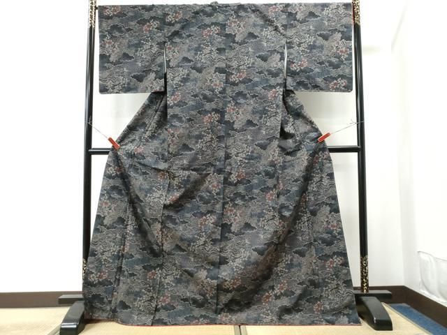 平和屋着物○本場大島紬 9マルキ 雲取り孔雀草花文 正絹 逸品 未使用