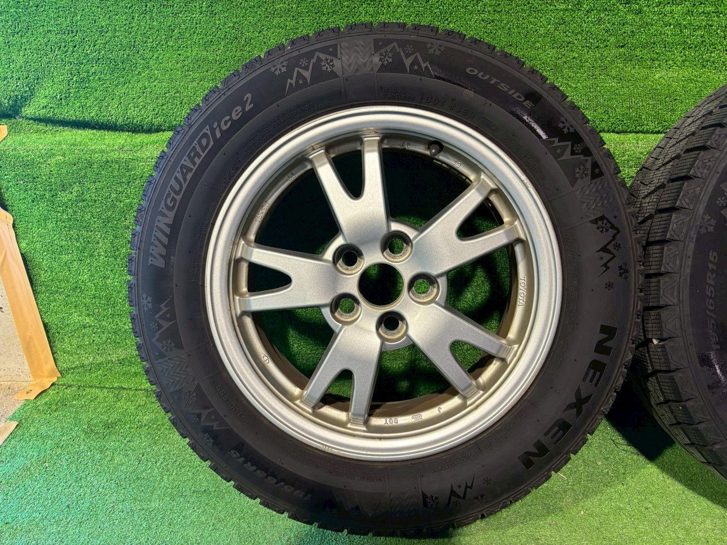 スタッドレスタイヤ純正ホイールセット