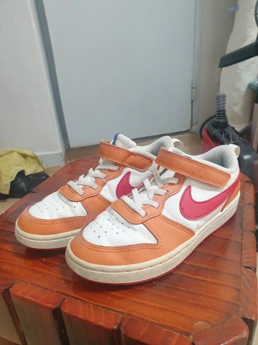 210 NIKE(ナイキ) コート バーロー ロー 2 ホットカレー