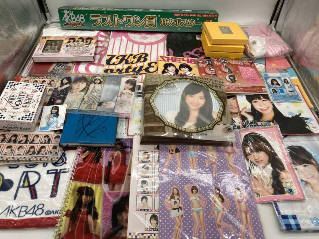 大量まとめ AKB48 アイドル グッズ 約5.2kg Tシャツ|タオル|缶バッジ 他 渡辺麻友 小嶋陽菜 板野友美 柏木由紀
