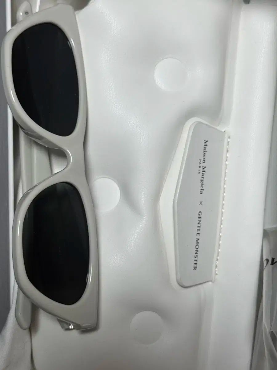 GENTLE MONSTER ジェントルモンスター Maison Margiela メゾンマルジェラ 25 1万ウォン すぐに 販売