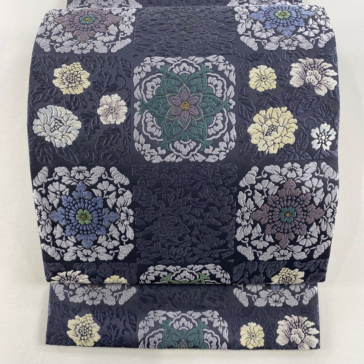 袋帯 美品 名品 華文 寄せ柄 金糸 唐織 灰紫 六通 正絹 中古 袋帯 美品 秀品 華文 花唐草 金銀糸 箔 紫 六通 正絹 中古