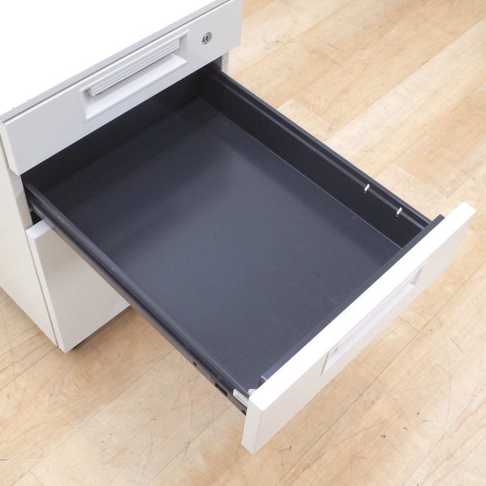 PLUS プラス LEED 3段ワゴン LE-046SC-3 W4 ホワイト デスクワゴン インサイドワゴン サイドキャビネット 収納 EG17781 オフィス家具 MARWIL-DEMENAGEMENTS_CH