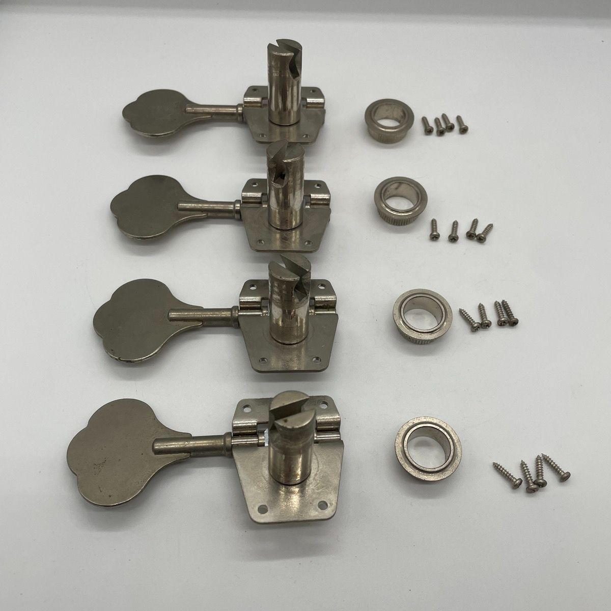 エレキベース用 クローム ４連ペグ オープンギアペグ Guitar Pegs WWW_TRAVELLANDINDIA_COM