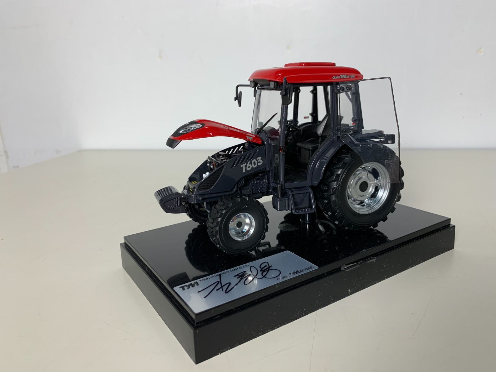 美品 TYM TRACTOR トラクター K2 T273 LT200 建機ダイキャスト スケールモデル 元箱あり ☆ PayPay(ペイペイ)決済可能 ☆ 札幌市 清田区 平岡 TYM TRACTOR トラクター K6 T603 建機ダイキャスト スケールモデル