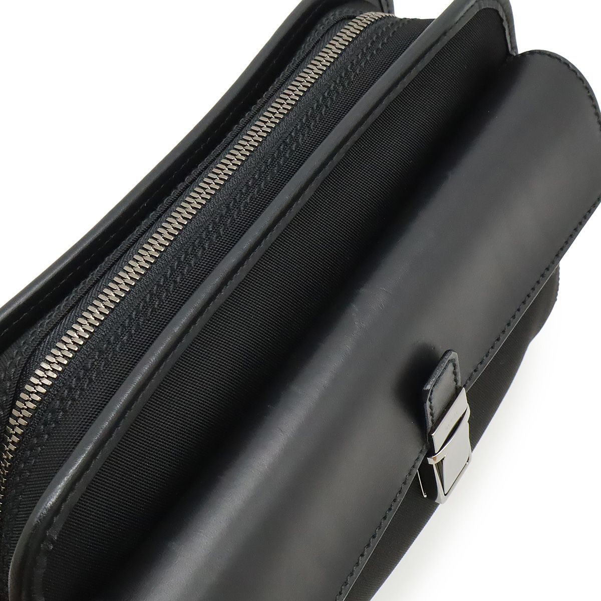 GUCCI グッチ セカンドバッグ クラッチバッグ ハンドバッグ ナイロンキャンバス レザー ブラック 黒 シルバー金具 108844 お手入れ簡単 チェスターコート