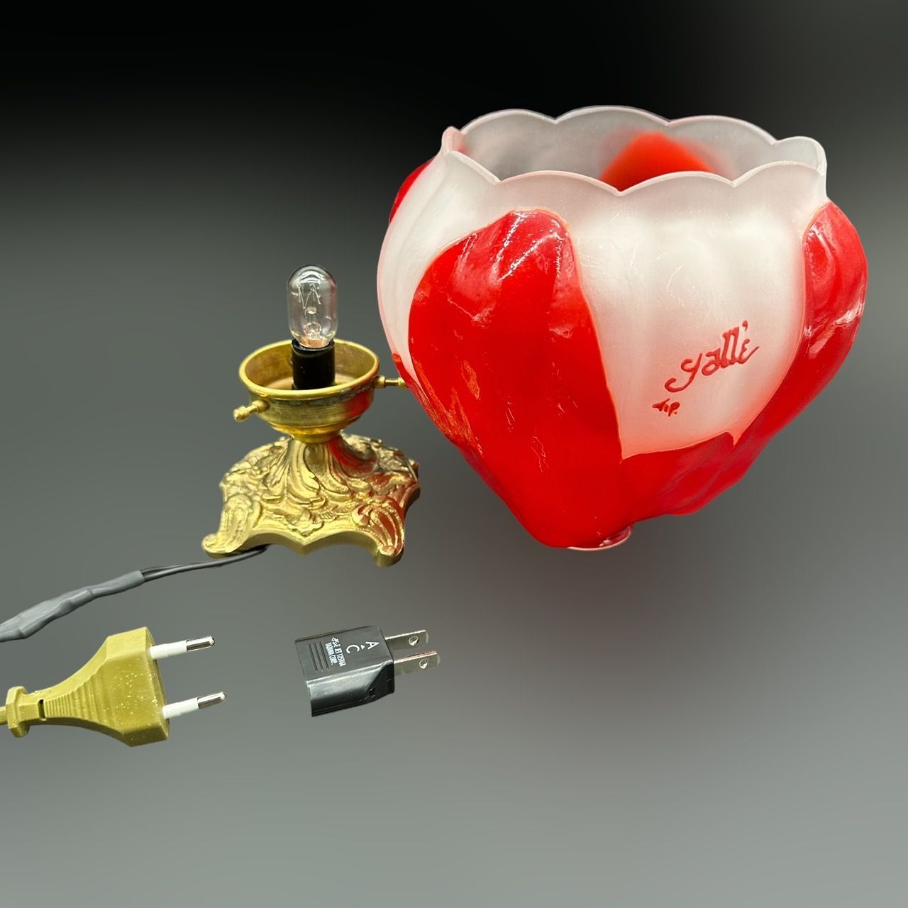 エミールガレ フラワー型　卓上照明 　技法スフレ　被せガラス　高さ22 エミールガレ フラワー型 卓上照明 技法スフレ 被せガラス 高さ22