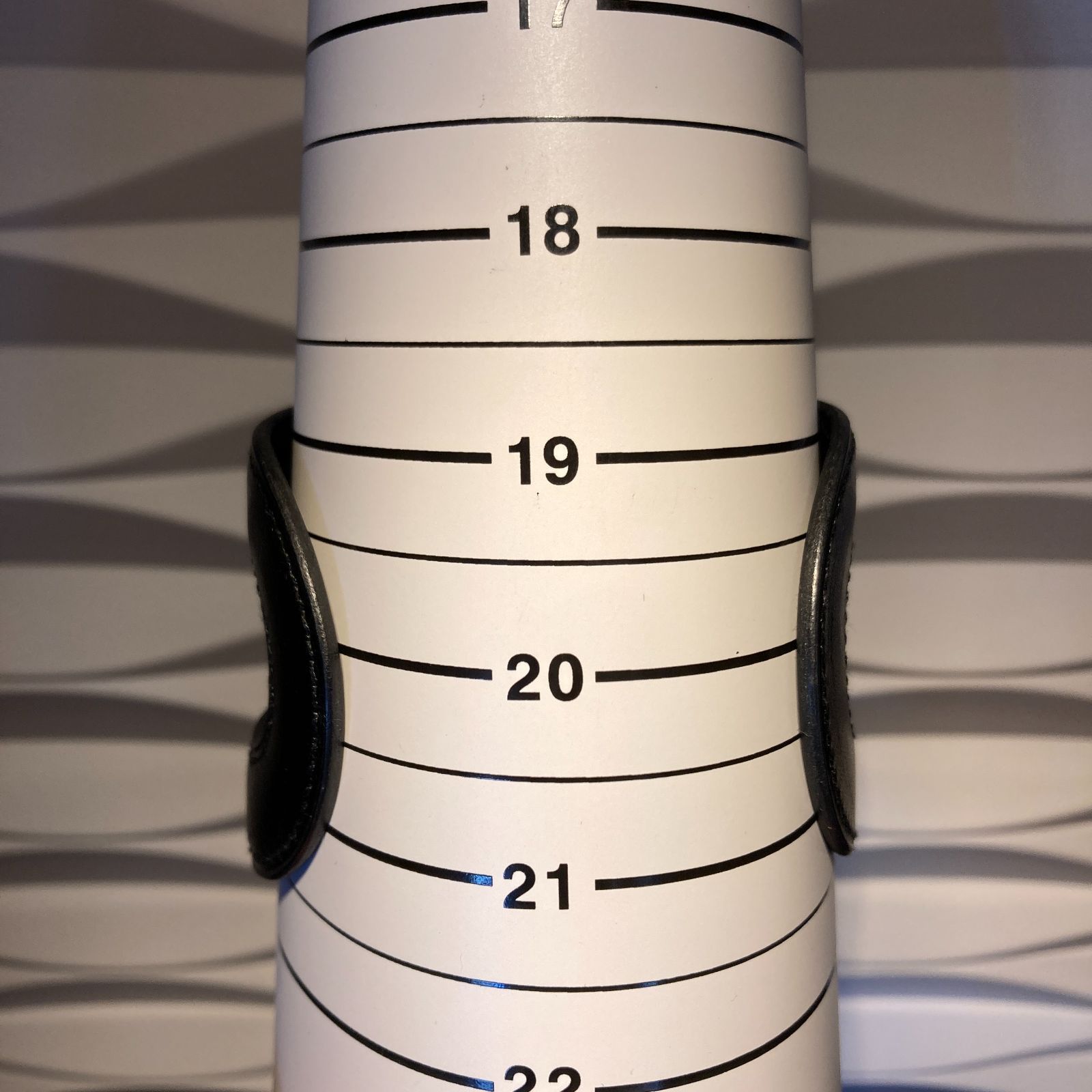 HERMÈS ブラック超美品❗️ レザーバングル、ほぼ新品未使用品‼️ HERMES エルメス アノ レザー バングル ブラック 黒