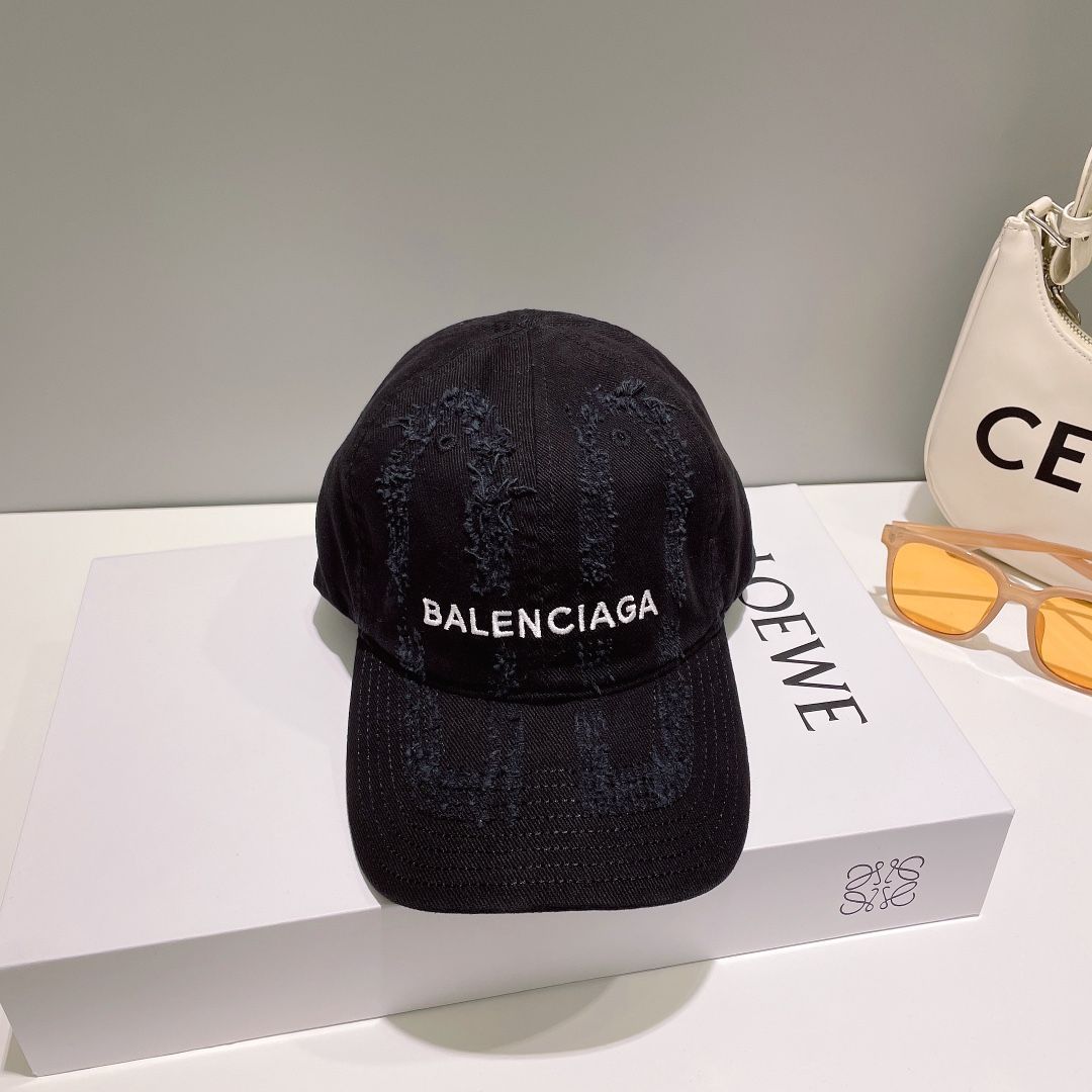 BALENCIAGA　キャップ　ブラック　フリーサイズ 野球帽 男女兼用