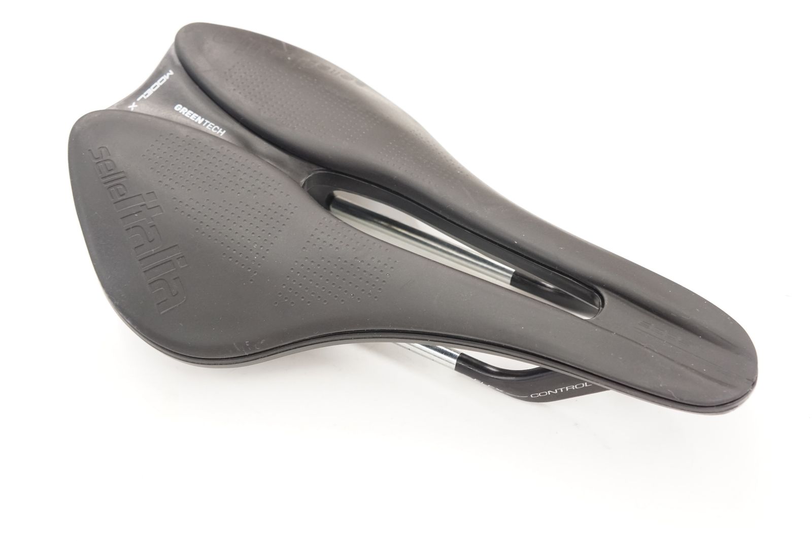 SELLE ITALIA 「セラ イタリア」 MODEL X BOOST サドル / バイチャリ浦和ベース