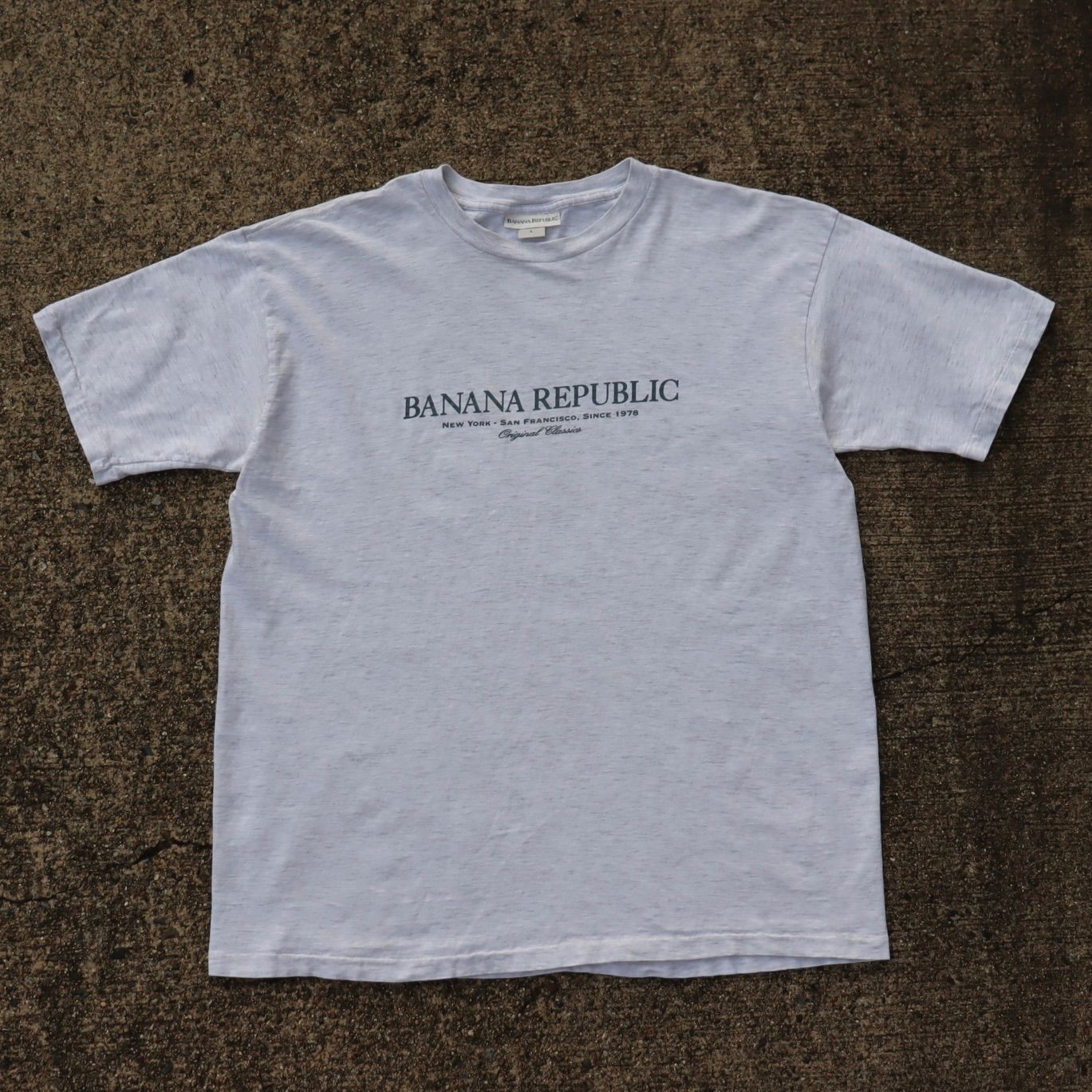 90's Design Print Tee Shirt "BANANA REPUBLIC" 90年代 ヴィンテージ 古着 バナナリパブリック バナリパ アメリカ製 シングルステッチ