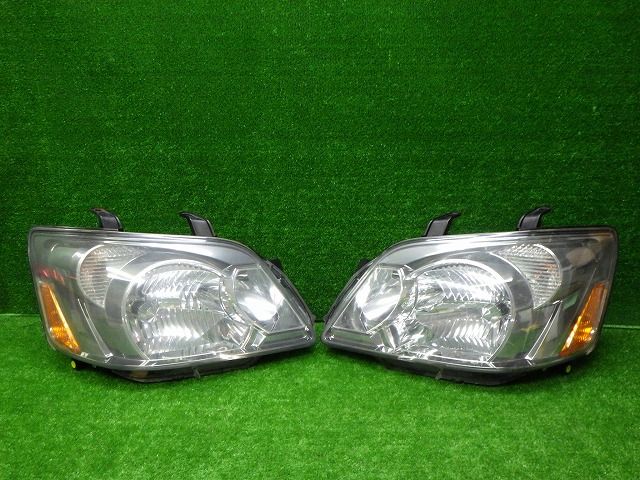 トヨタ AZR60|65 ノア 後期 N4 ヘッドライト 左右 HID 28-181 バラスト付 250501014